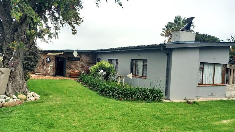 5 Bedroom Property for Sale in Albertinia Western Cape